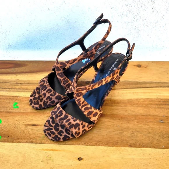 Bandolino Women's Strappy Tamar Sandal Size 5.5 M - Picture 3 of 16